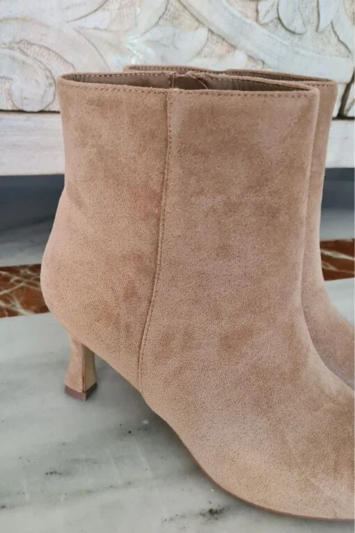 Stiefelette Bilbao -Mode Dessous Geschäft Anadirunsubtitulo 2022 09 05T184757.815