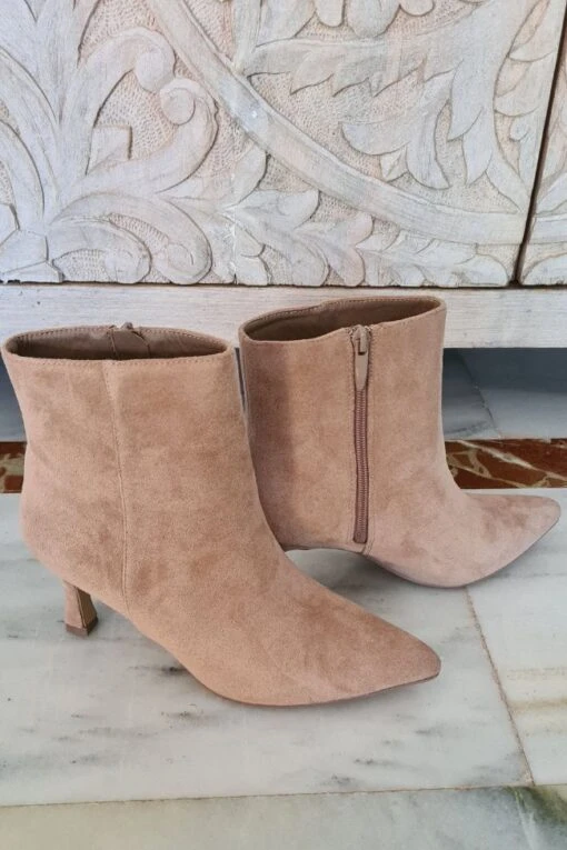 Stiefelette Bilbao -Mode Dessous Geschäft Anadirunsubtitulo 2022 09 05T184824.658