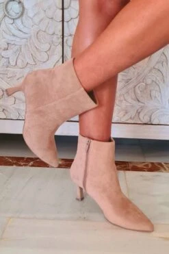 Stiefelette Bilbao -Mode Dessous Geschäft Anadirunsubtitulo 2022 09 07T110452.929