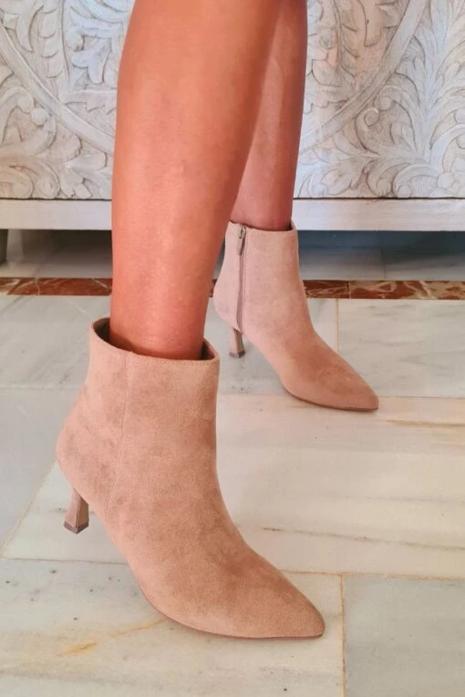 Stiefelette Bilbao -Mode Dessous Geschäft Anadirunsubtitulo 2022 09 07T110510.303