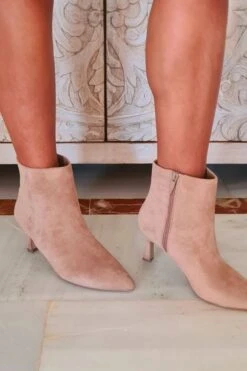 Stiefelette Bilbao -Mode Dessous Geschäft Anadirunsubtitulo 2022 09 07T110531.119