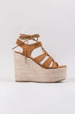 Albanische Sandalen Aus Braunem Leder -Mode Dessous Geschäft Disenosintitulo 2022 02 11T140912.446