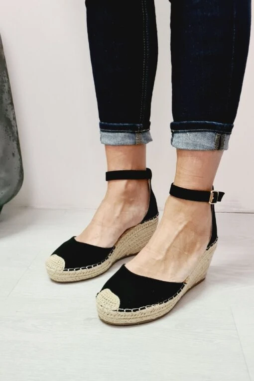 Sandale Mit Plateau Lena -Mode Dessous Geschäft Disenosintitulo 2022 02 25T132338.430