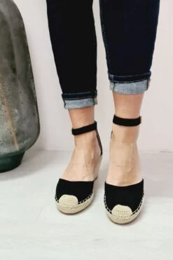 Sandale Mit Plateau Lena -Mode Dessous Geschäft Disenosintitulo 2022 02 25T132400.723