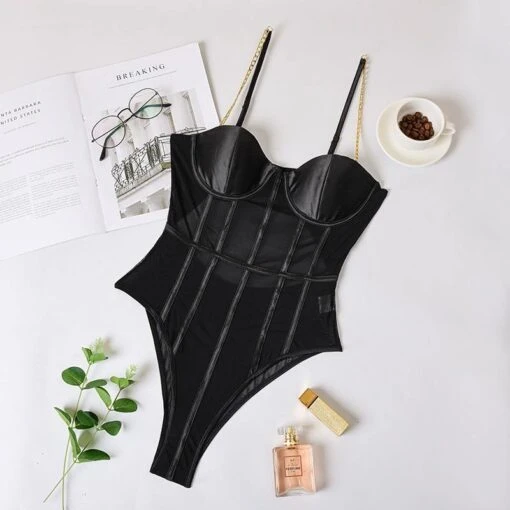 Körper Lise -Mode Dessous Geschäft body lise pasarelle 12