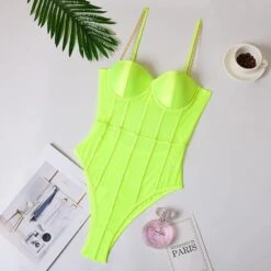 Körper Lise -Mode Dessous Geschäft body lise pasarelle 13