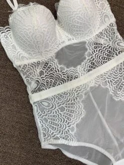 Sinnlicher Körper -Mode Dessous Geschäft body sensual pasarelle 366162