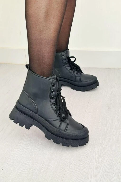 Helsinki-Stiefel -Mode Dessous Geschäft botines helsinki pasarelle 3 2d339d4d c350 413a 89b0 281c77356680