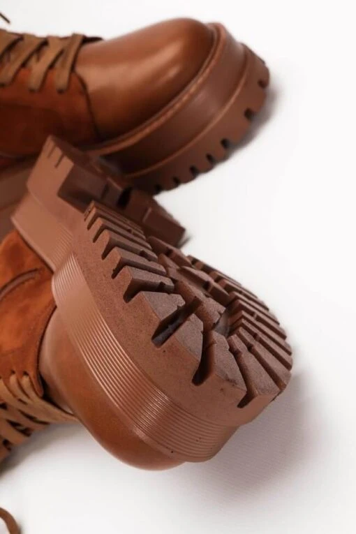 Stiefelette Serbien -Mode Dessous Geschäft botines serbia marron pasarelle 2