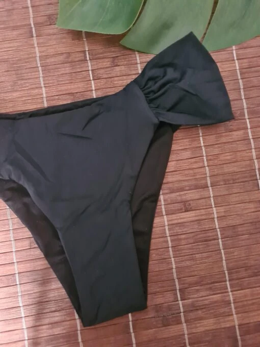 Bikiniunterteile Mallorca -Mode Dessous Geschäft braguita bikini mallorca pasarelle 6 scaled