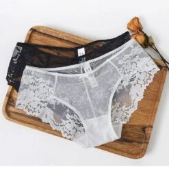 Mode Dessous Geschäft -Mode Dessous Geschäft braguitas encaje floral sin costuras pasarelle 2