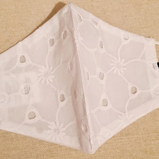 Weiße Maske -Mode Dessous Geschäft mascarilla blanca pasarelle 439734 scaled