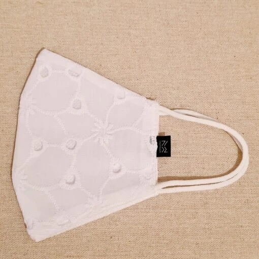 Weiße Maske -Mode Dessous Geschäft mascarilla blanca pasarelle 784129 scaled