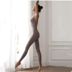 Pau Affe -Mode Dessous Geschäft mono pau pasarelle 3